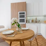 公寓 In The Clouds Letna - Luxury With Romantic Balconies In Quiet Centre Of *