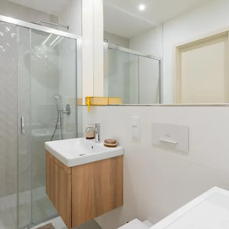 In The Clouds Letna - Luxury With Romantic Balconies In Quiet Centre Of
