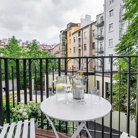 In The Clouds Letna - Luxury With Romantic Balconies In Quiet Centre Of