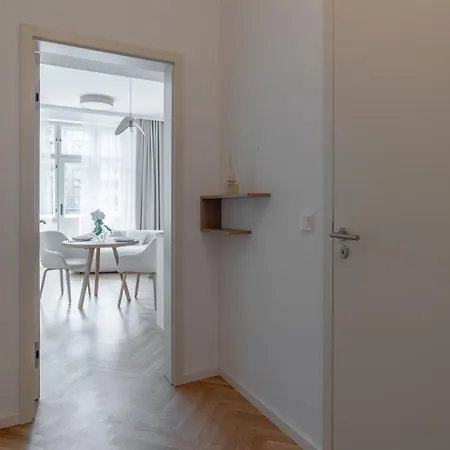 아파트 In The Clouds Letna - Luxury With Romantic Balconies In Quiet Centre Of *