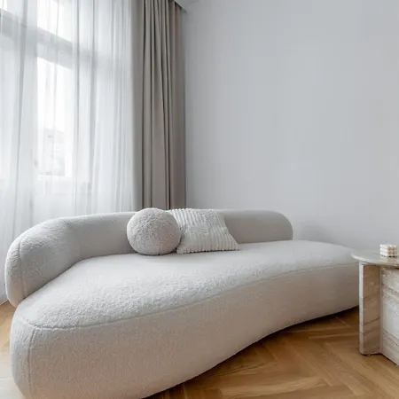 아파트 In The Clouds Letna - Luxury With Romantic Balconies In Quiet Centre Of *