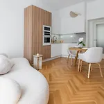 In The Clouds Letna - Luxury With Romantic Balconies In Quiet Centre Of Daire Prag